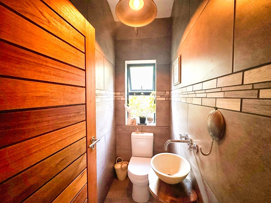 5 Bedroom Property for Sale in Cola Beach Western Cape